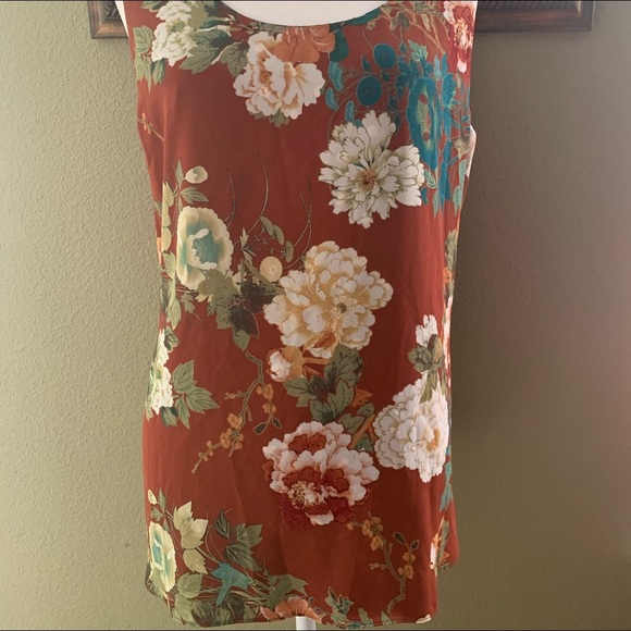 Beautiful floral and Polka dot two ways top - Picture 2 of 2